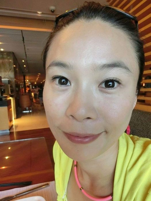 現在只靠一瓶精油完成保養的馮云,透亮肌膚讓少女也羨慕!