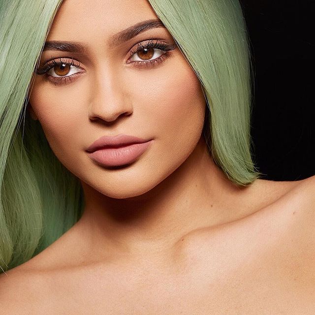Kylie Lip Kit 推出三種顏色的唇彩套組