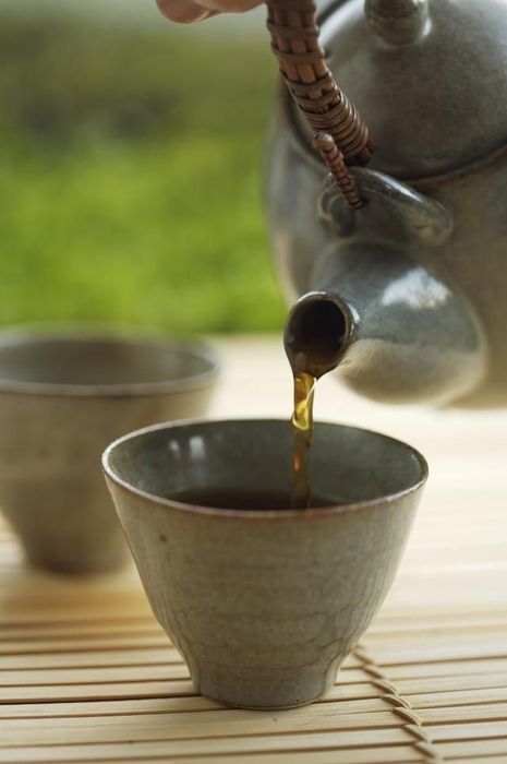 每餐之間可飲用1杯不含咖啡因咖啡或不太濃的茶。