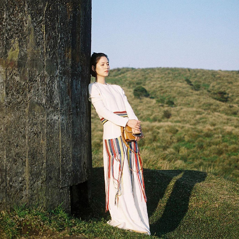 《在車上》袁子芸紅遍國際！IG私服5款精品包推薦，Loewe、Chanel到Chloé…輕鬆穿出時尚高級感