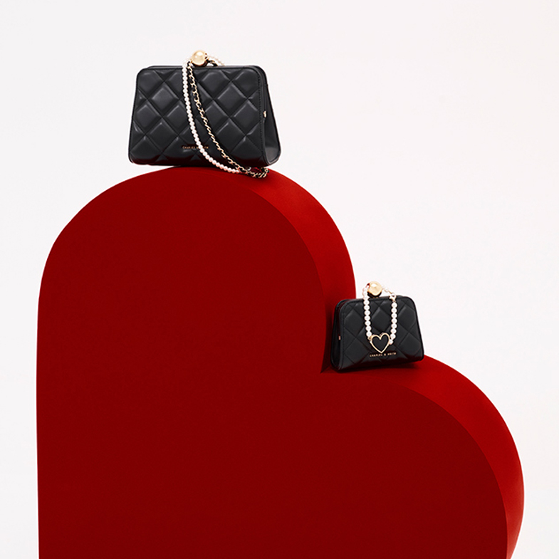 「520 我愛你」禮物建議！Charles & Keith「菱格紋」定情禮合組、「抓皺泡芙包」，送給另一半絕對100%心意傳達