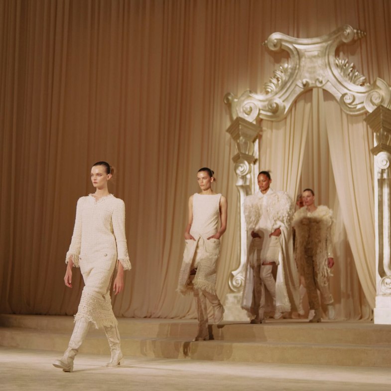 Chanel 2025/26秋冬高級訂製服：夢回康朋街31號，重譯經典元素