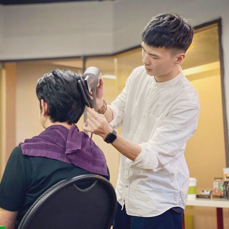 【洗頭時間】行天宮Envy Hair Studio號稱女神製造所，內藏「智能魔鏡」靠AI幫你設計髮型