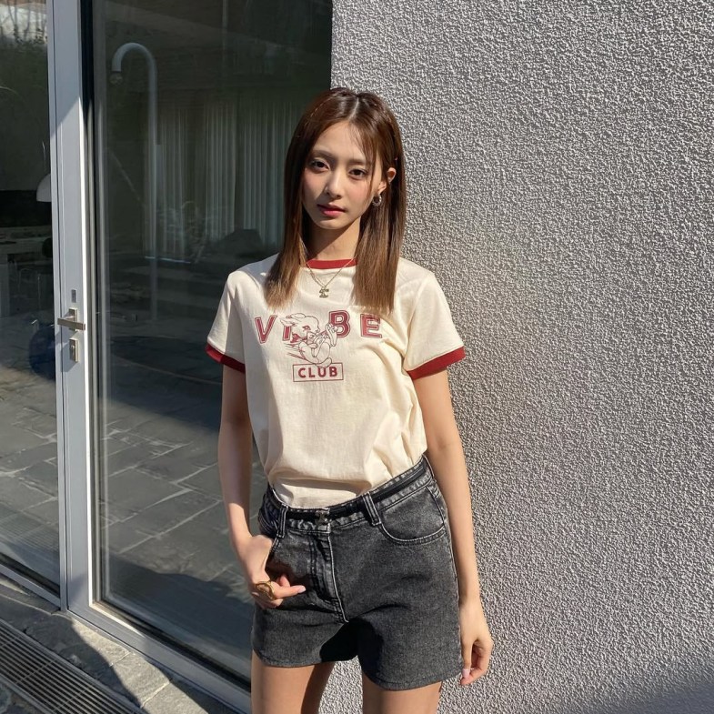 2025 T恤穿搭35個公式+單品推薦：Loewe、BV、Dior...每件都百搭