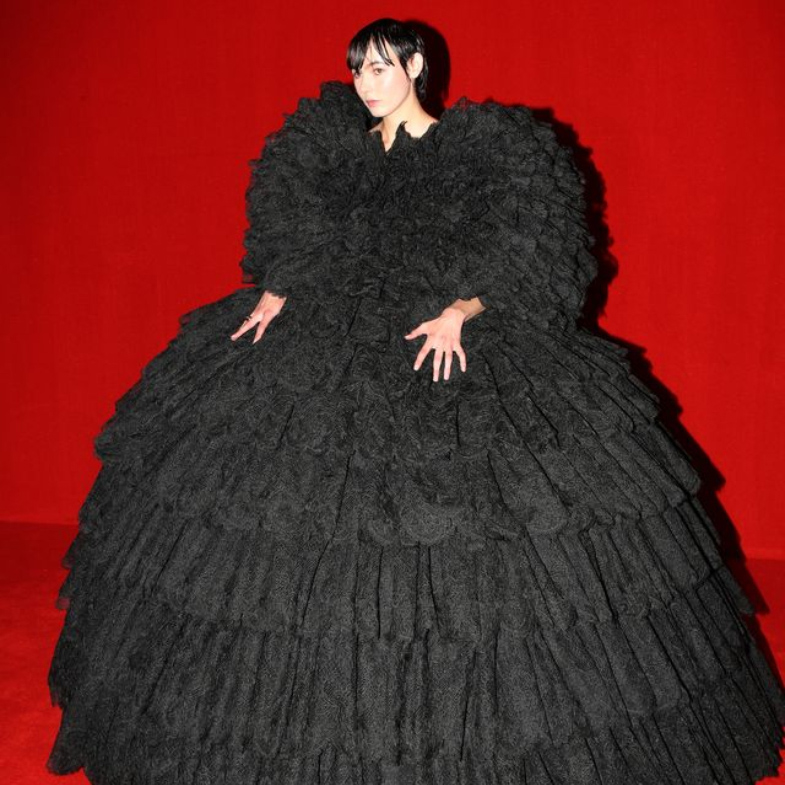2021年Lyst Q4最夯品牌Top5出爐，第一名換人當！Balenciaga擠下姐妹牌、Prada靠賣「漁夫帽」緊追在後！