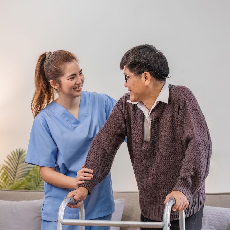 肌少症問題不可忽視！復健科醫師親授4個簡易「椅子瑜伽」招式，提高身體各方面的穩定性！