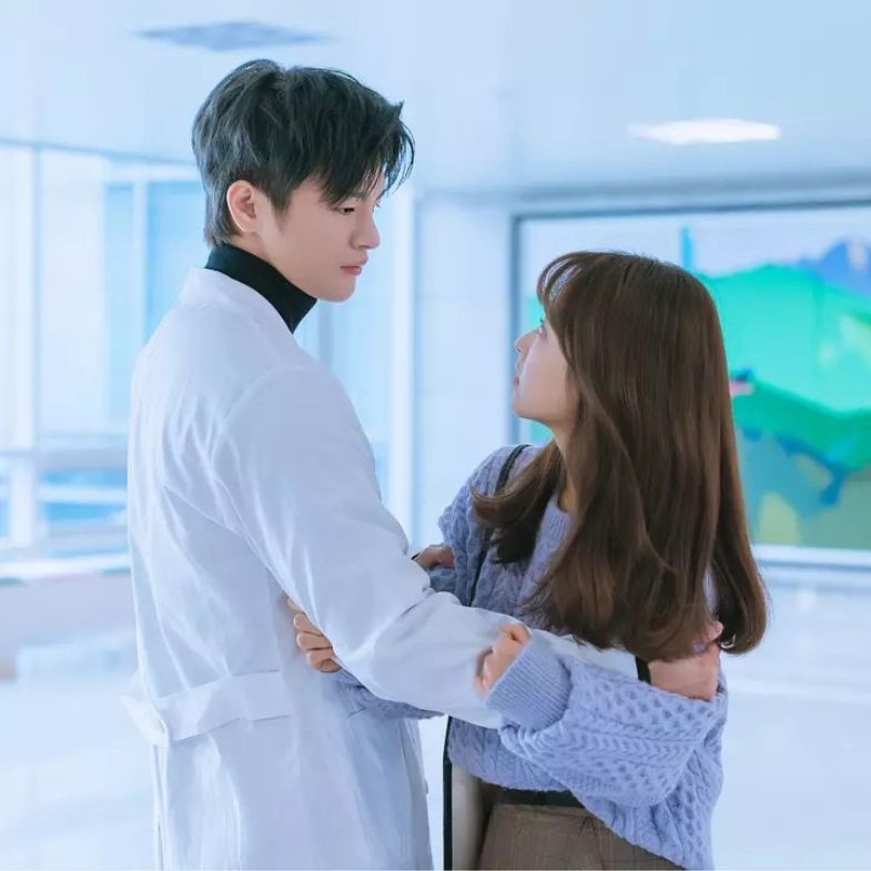 「明明愛到無法自拔」卻偏要上演欲擒故縱的星座TOP4：天蠍越愛越折磨，「這星座」口嫌體正直