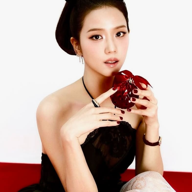 2024 「全球百大美女」榜單揭曉！BLACKPINK四位成員全入榜、周子瑜跌出十名外，冠軍由這位「21歲女神」拿下！