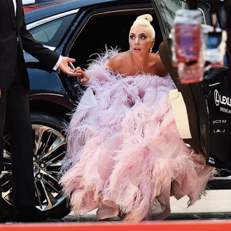Lady Gaga登Coachella表演被譽為史上最佳演出！盤點7大勵志語錄：「你因為我的與眾不同而取笑我，我會取笑你們都一模一樣。」
