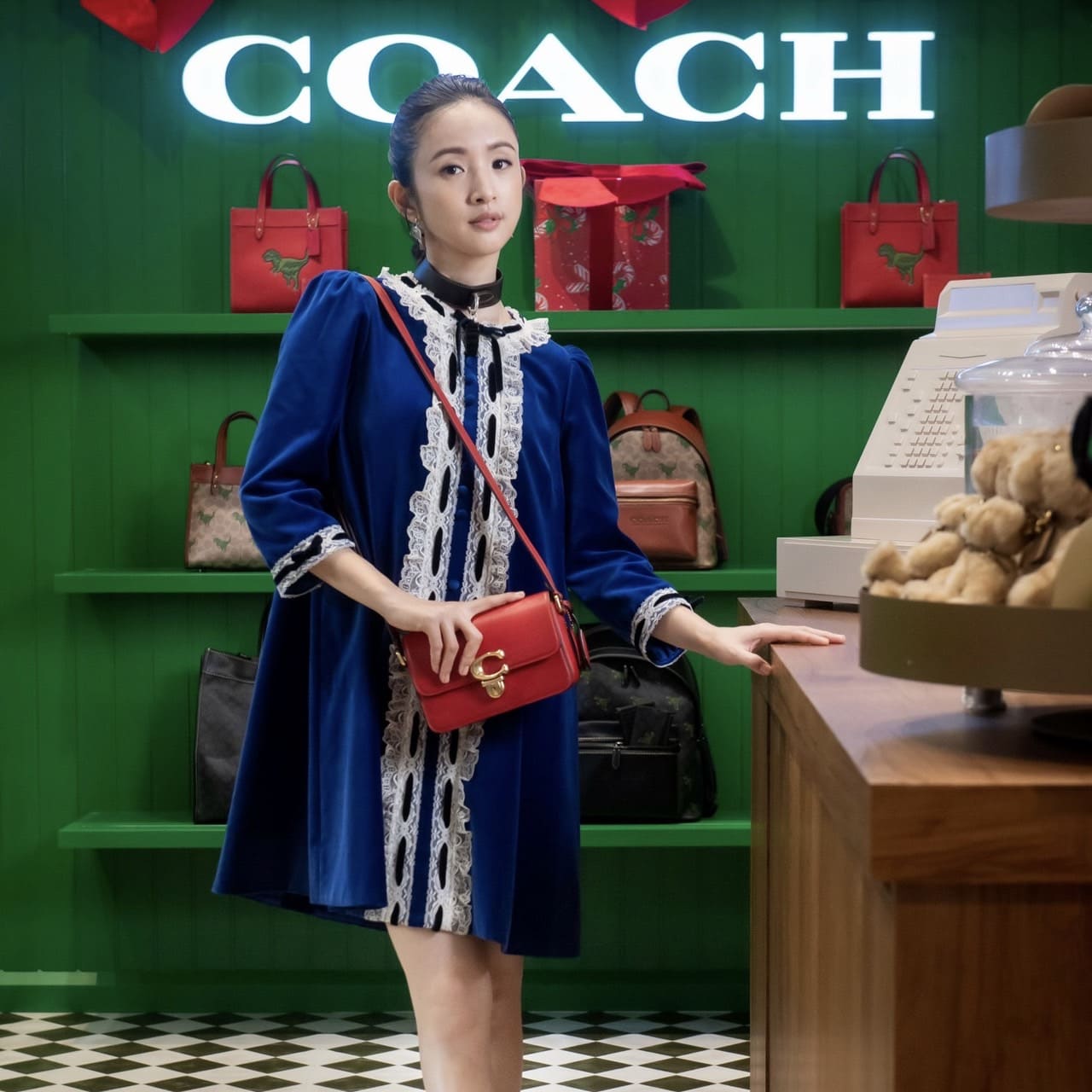 Coach Holiday期間限定店開幕！必買包款推薦 Top8，女神林依晨同款小資女也能無痛入手！