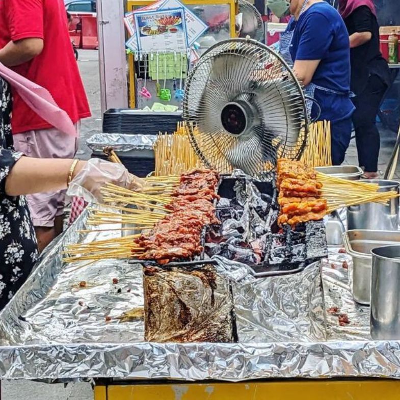 新加坡旅遊必訪熟食中心誰才是經典？老巴剎、麥士威、牛車水、紐頓、竹腳中心 5 處特色大比拚！