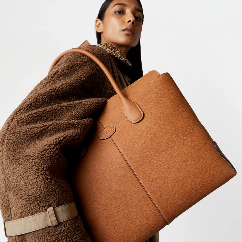 2025精品大容量托特包推薦Top 8：LV全新雙面設計，Valextra低調奢華最高級