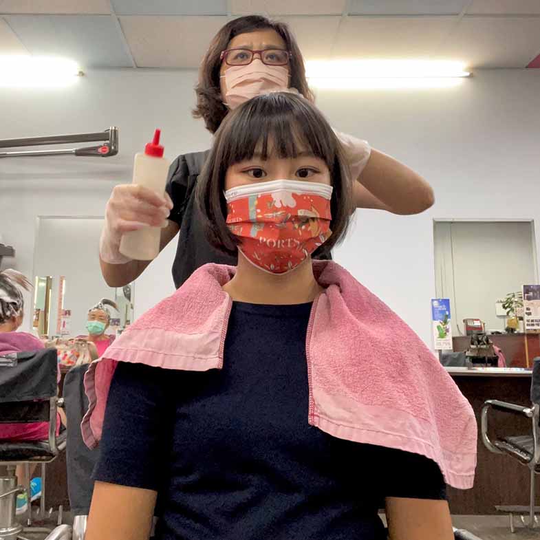 【洗頭時間】行天宮捷運站「彤美髮藝」最有人情味的洗頭店！百元洗起家、潤絲只要10元，解密50元「自染洗」是什麼？