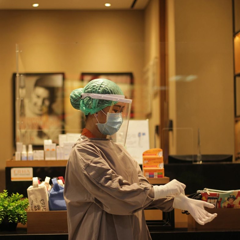 確診連日破5千大關！居家隔離新制縮短「3+4」、快篩實名制將上路…5大防疫懶人包一次看！