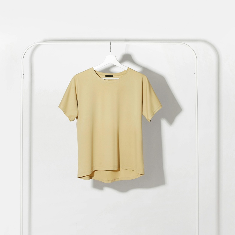 T-shirt領口鬆掉怎麼辦？5步驟恢復平整：泡進「這個」就能救