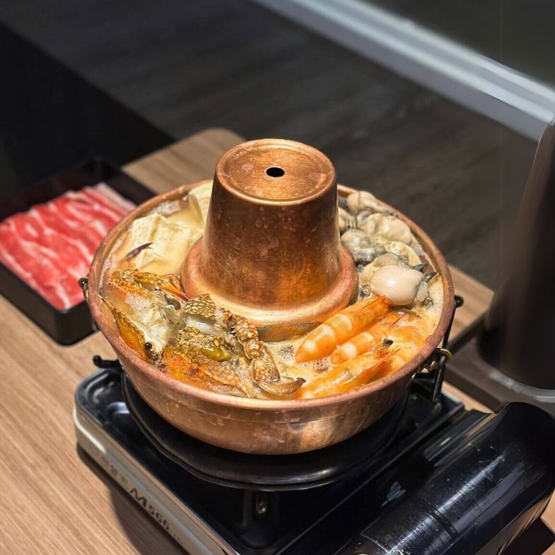台北酸菜白肉鍋推薦 7 間！30年老店「四平小館」沾醬超講究，品嘗東北道地口味必訪「金稻子餐廳」