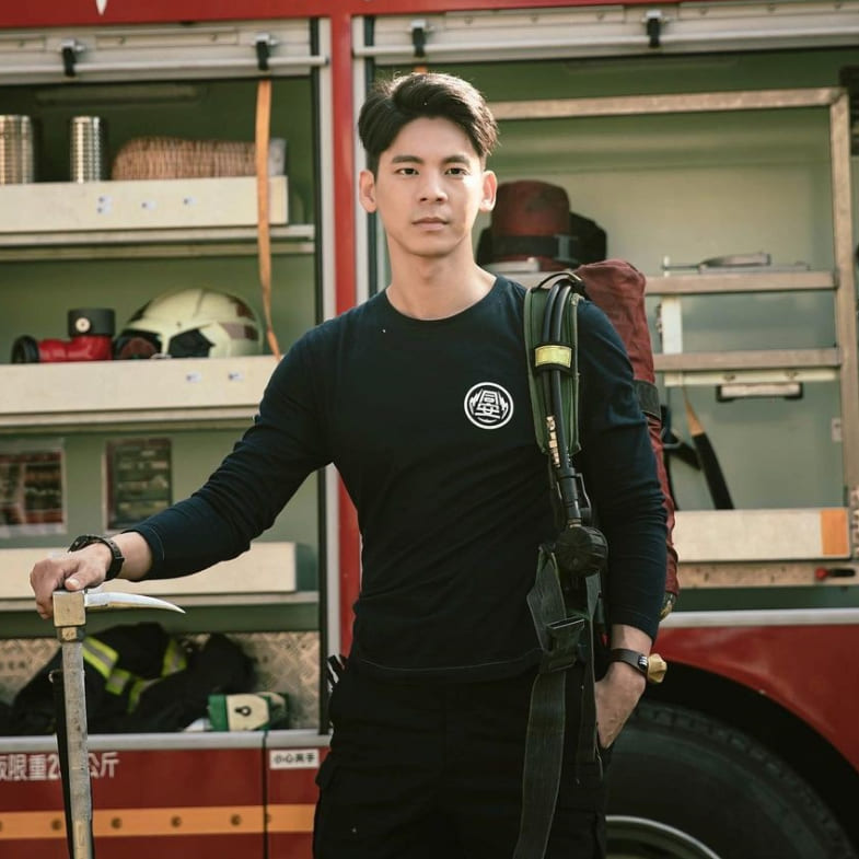 《火神的眼淚》獲封2021年最強職人劇！林柏宏增重10公斤化身健壯消防員，「這個細節」連導演蔡銀娟也狂讚！