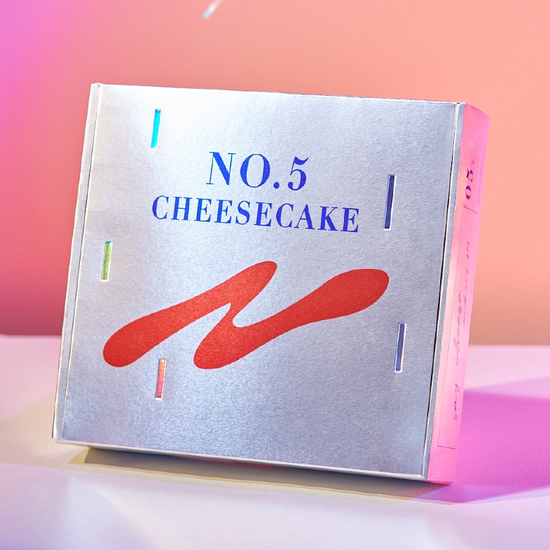 ６款2025人氣春節禮盒提案！「七見櫻堂」日式洋菓子美味又體面，「No.5 CheeseCake」濃郁乳酪夾心餅涮嘴保證