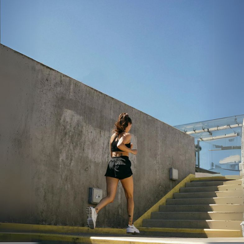 天冷關節僵硬、發出聲音？醫師傳授 4 方法緩解關節疼痛：日常保養從泡熱水澡開始