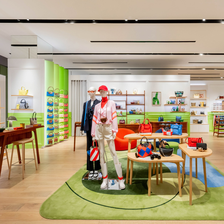 Longchamp全新概念店開幕！空間變大、更多藝術品，台北限定「珍珠奶茶包」只在「這家」獨家發售！
