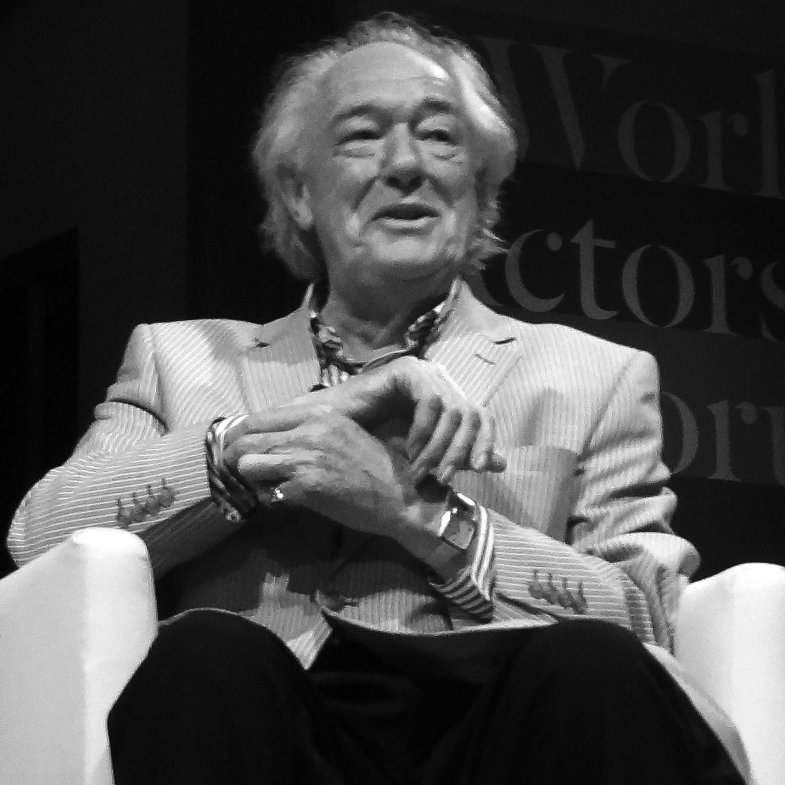 《哈利波特》系列「鄧不利多校長」逝世！英國資深演員邁可坎邦縱橫舞台逾60年，演到記不住台詞為止