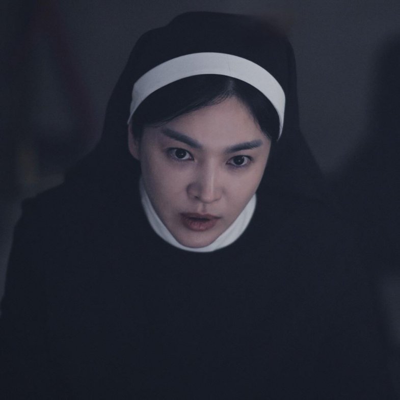 韓網熱議！宋慧喬新片《黑祭司2：闇黑修女》5大看點：東西合璧驅魔戰震撼，「厭女爭議」導演這樣說