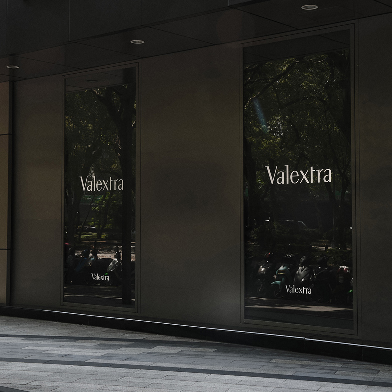 Valextra成貴婦愛牌不是沒原因！Sogo敦化店開幕整面包包牆超好拍，4大系列新包同步推出