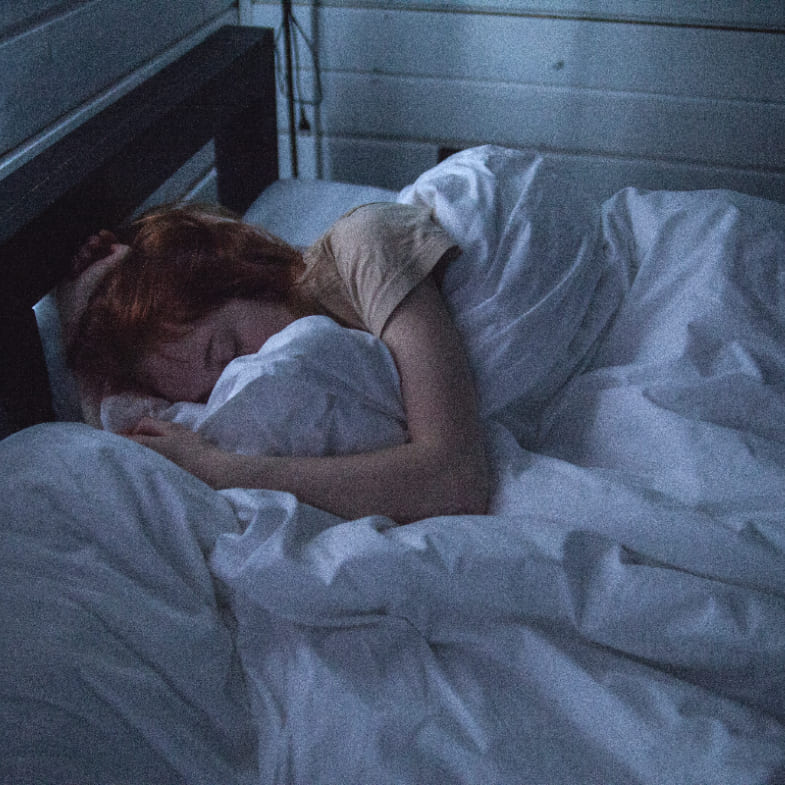 總是睡睡醒醒、翻來覆去？睡眠專家的8個建議，給容易失眠的你