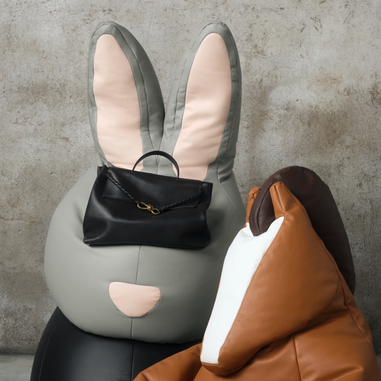 Bottega Veneta創意總監告別作「Ciao Ciao」再推新款！小尺寸再塑品牌工藝語彙