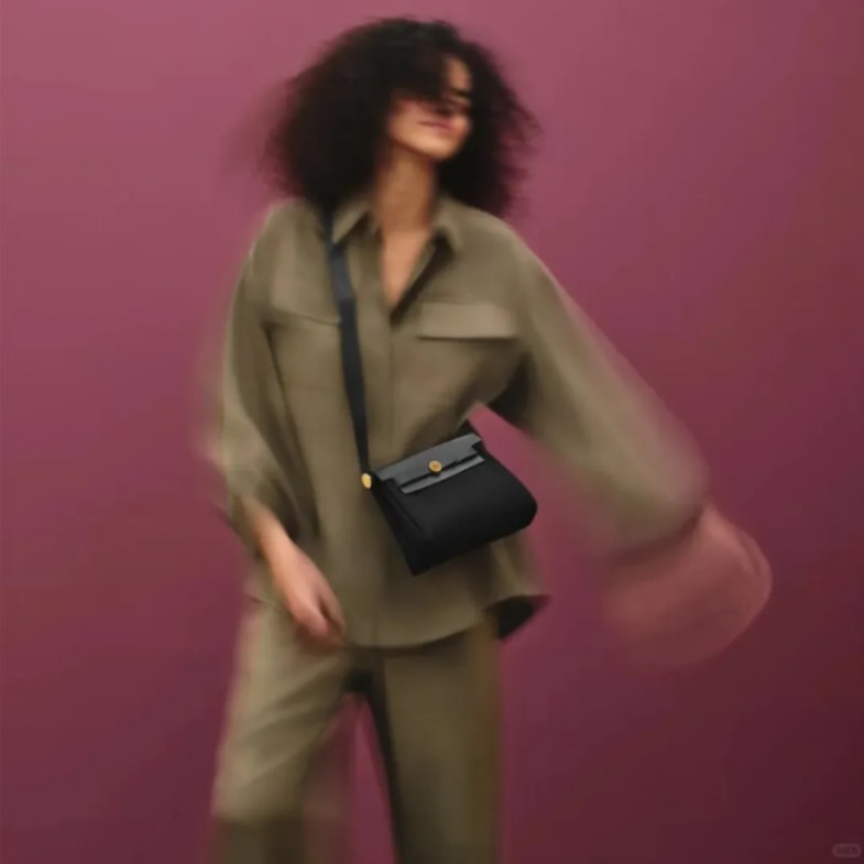 Hermès「Herbag」問世15週年再推新尺寸！5大亮點介紹這款「愛馬仕初學者」入門包！