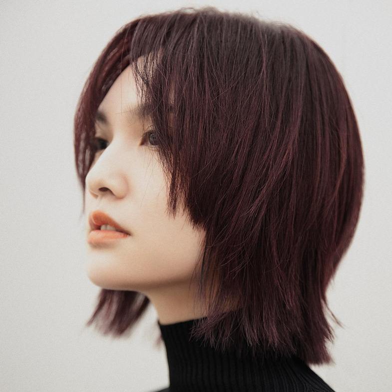 "短髮教科書"楊丞琳又有新造型！2022最時髦髮型「區塊剪」搭配莓果色，這帥度你絕對要嘗試！