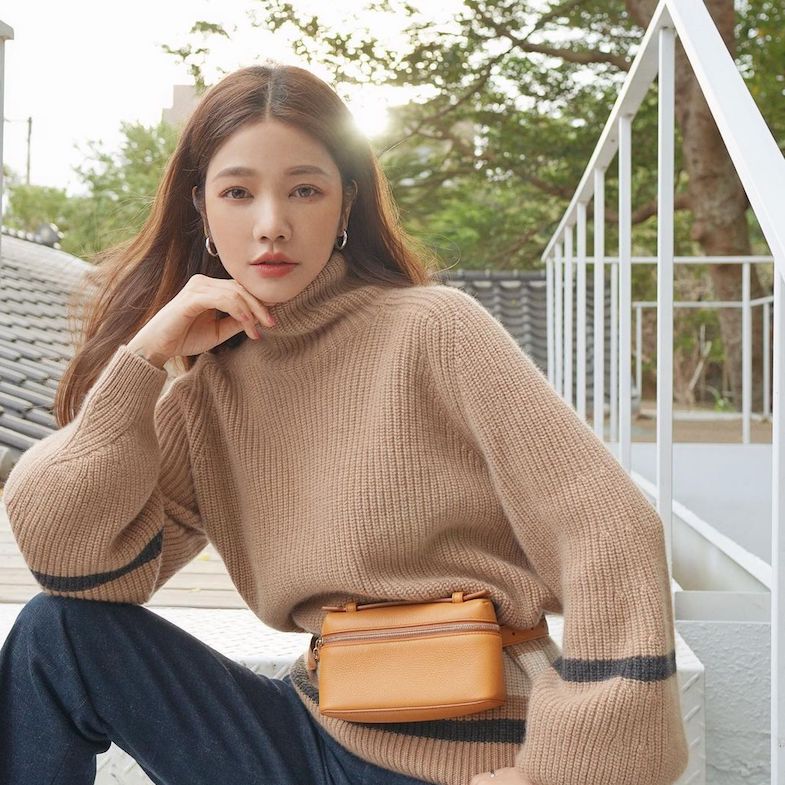 這個LV“親戚品牌”紅翻IG！許路兒 、Melody、柯佳嬿都到任容萱，這款迷你包躍升新一代IT Bag！