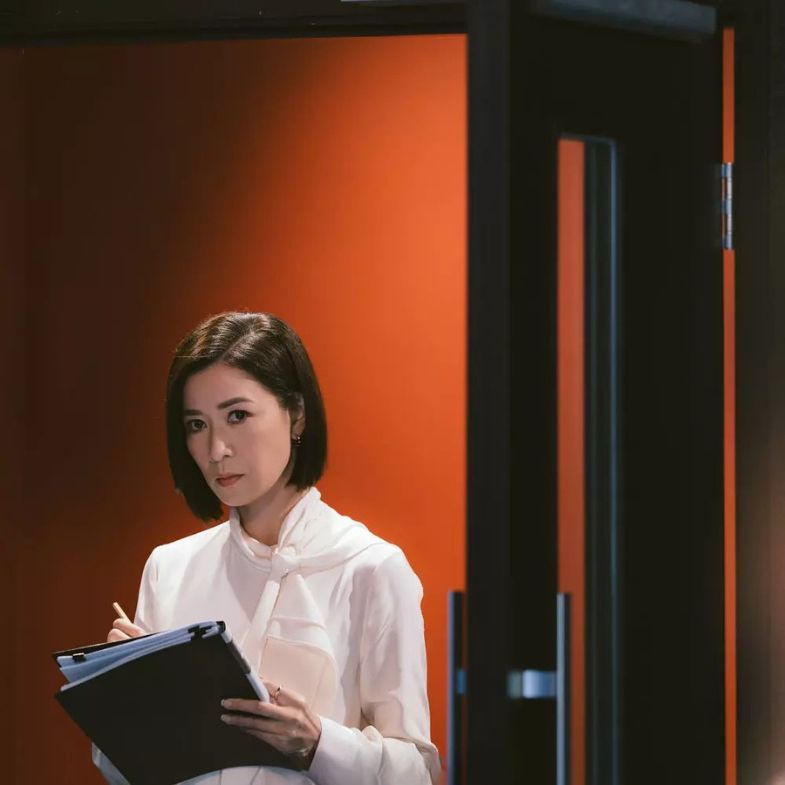 上班族必看！8大「職場小人」面相特徵，玄學家警告：有這種眼睛的人報復心最強