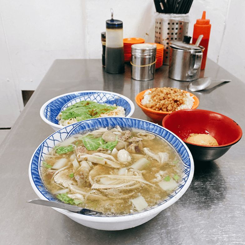 精選 5 家基隆孝三路在地人推薦銅板小吃！CP 值超高的炒麵麵包，店家神秘醬料的古早味什錦湯麵，誰說只有基隆廟口才有美食？