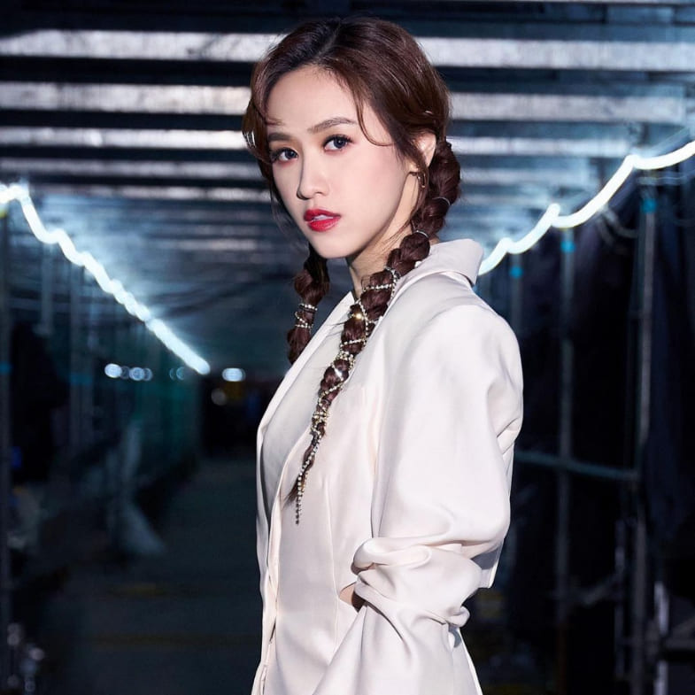 Sandy吳姍儒新娘美肌保養3攻略曝光 ! 晚上卸妝清潔一次不夠，胸口、背部痘痘全靠這個秘密武器