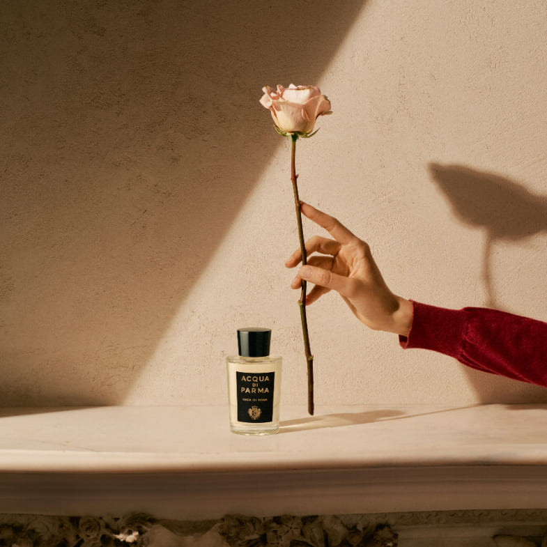 2025玫瑰香水推薦22款！Chanel、Byredo、Tom Ford中性木質，有個性不撞香