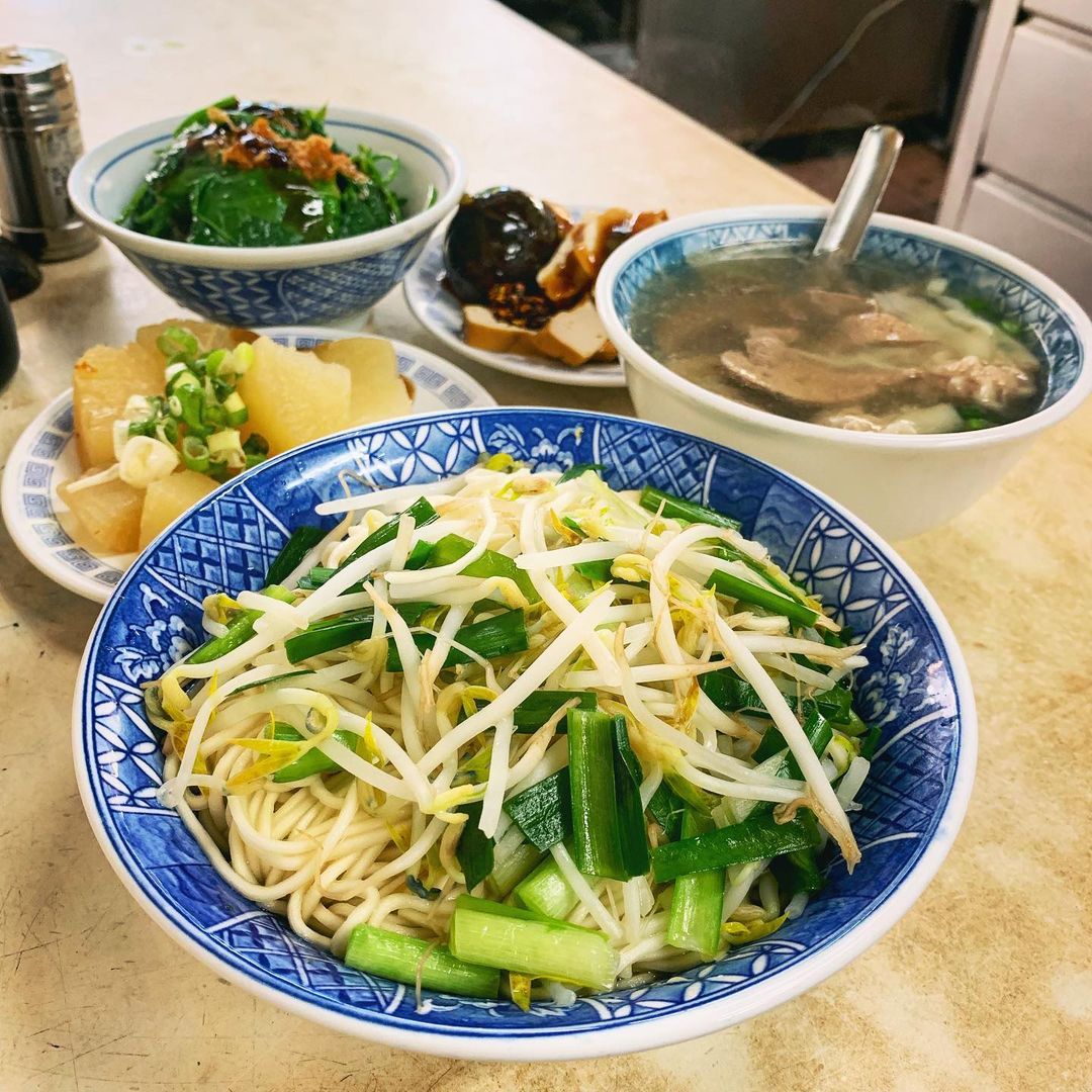 【食間到】萬華美食「阿明烏醋麵」！超隱密店家一賣就是50年，獨門乾麵簡單就很好吃！