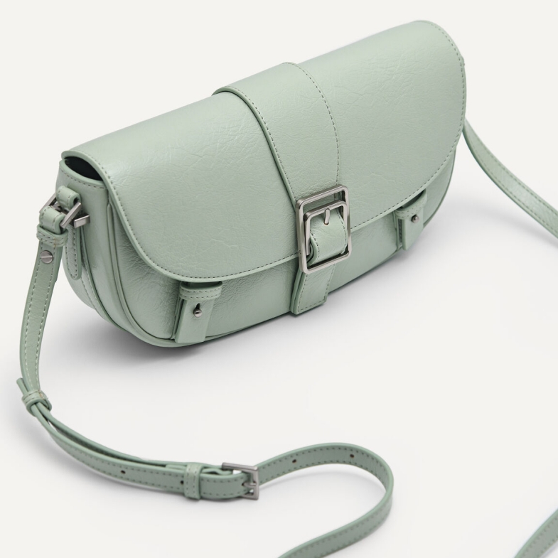 Pedro 2023春夏「綠色包包」推薦這7款！「鼠尾草綠」很夯必買，半月包Y2K女孩超愛