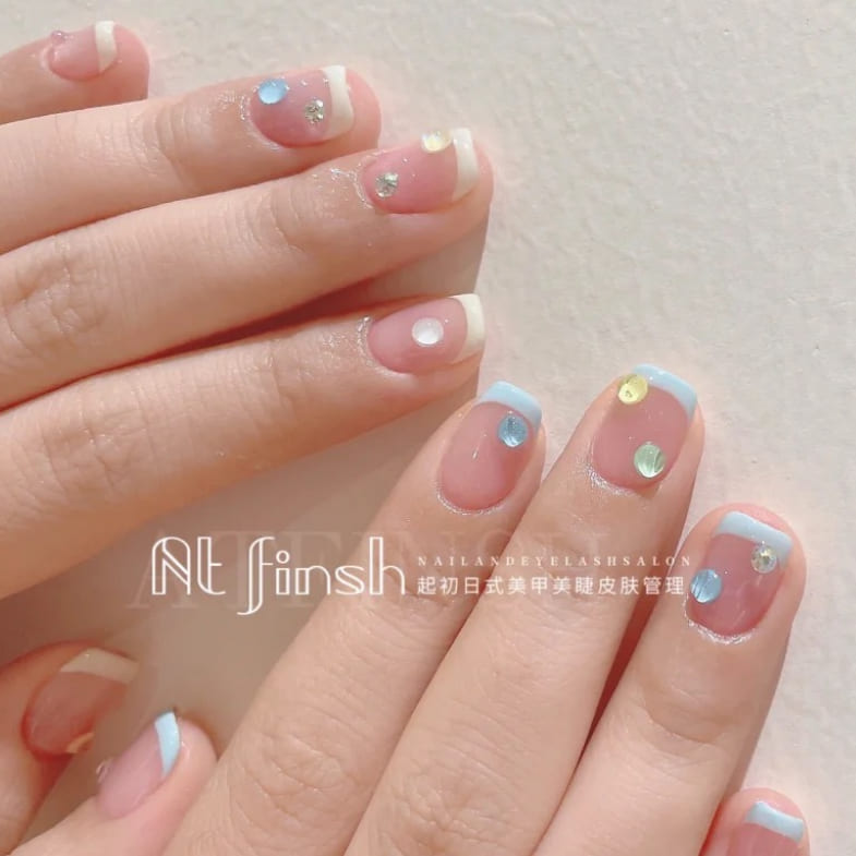 2023夏天光療美甲新趨勢「人魚泡泡」！5大夢幻造型一次看，渲染、法式...想顯年輕就選"這款"