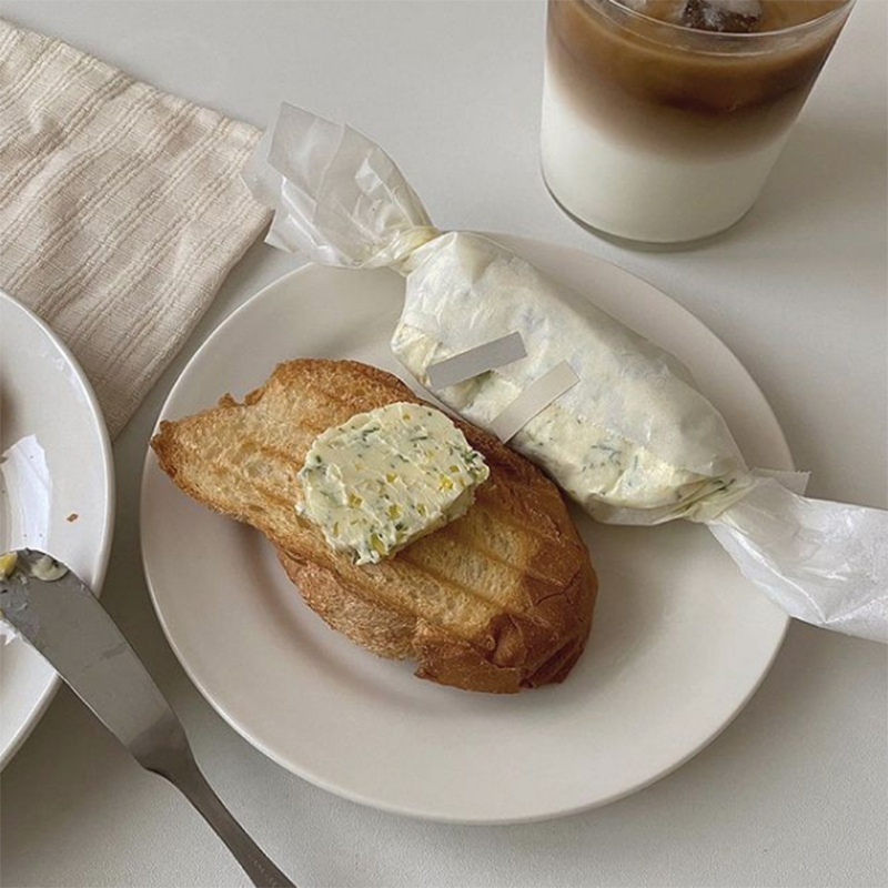 韓國超紅「檸檬蒔蘿奶油」自己做只要3步驟！好的奶油與萊姆是關鍵，5分鐘完成就可抹吐司！