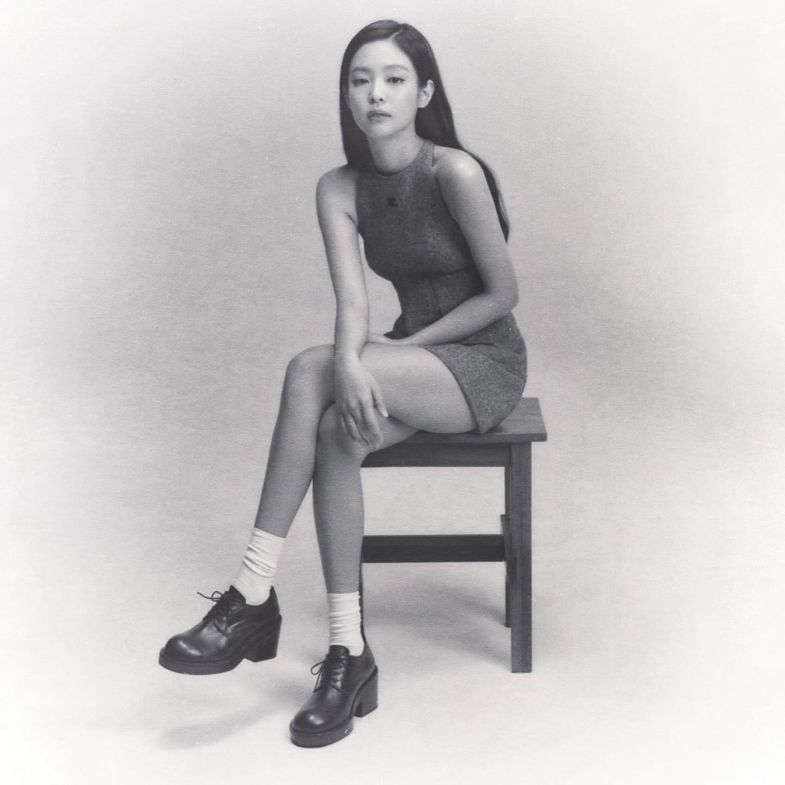 BLACKPINK成員單飛啟程：Jennie成立廠牌、Jisoo投奔家族公司，據傳「她」將出演美劇《陰屍路》？
