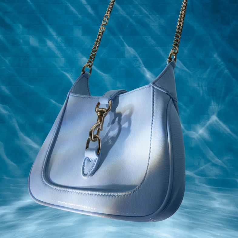 2024「天空藍精品包」推薦Top15！Gucci賈姬包經典不過時，時髦OL購物首選MK鏈條包