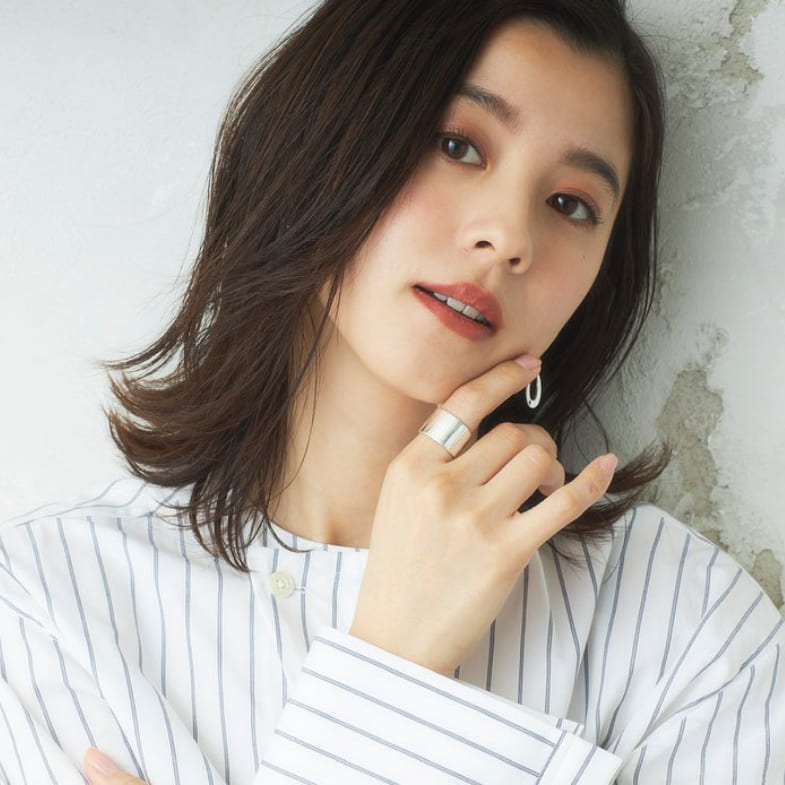 《今際之國》朝比奈彩閃婚掀話題！美肌、美腿保養這樣做，去水腫小妙招女孩必學