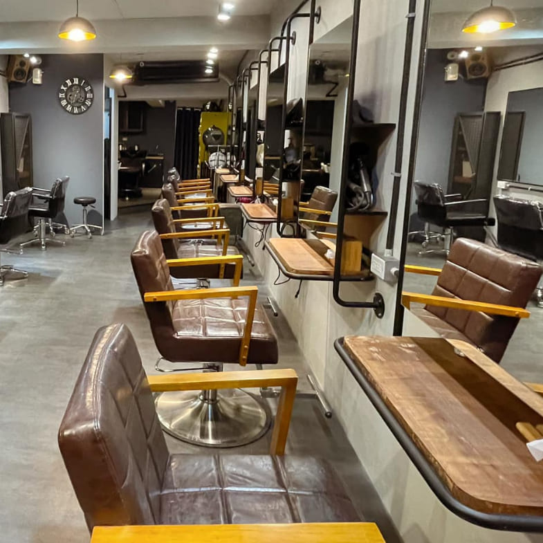 【洗頭時間】赤峰街的頭皮馬殺雞！「MEET HAIR Design」美式工業風格超吸睛，粗曠雙手藏有溫柔手勁