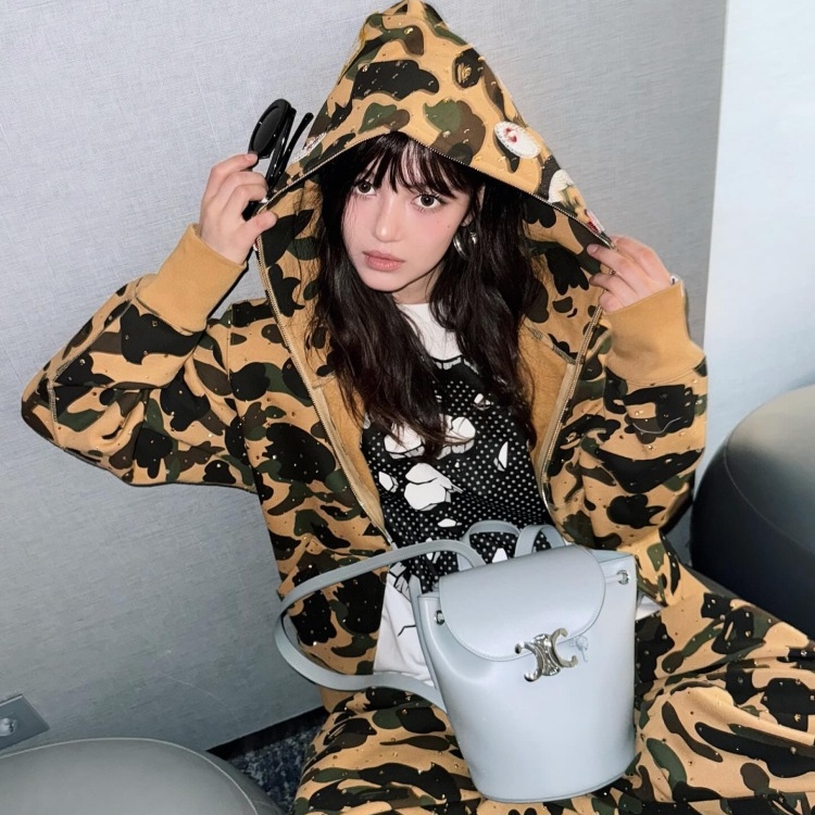 Celine 2025春季後背包推薦Top7！老花款男女通殺，「冰川藍」品牌大使Danielle私服也愛